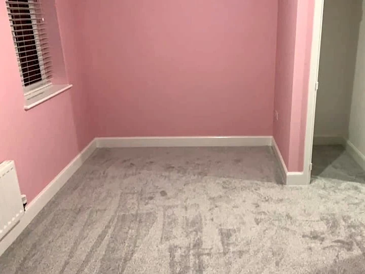 bedroom-carpet-silver-pink-walls-2-newcastle-foxglove-flooring Silver carpet in a pink-walled bedroom, Newcastle